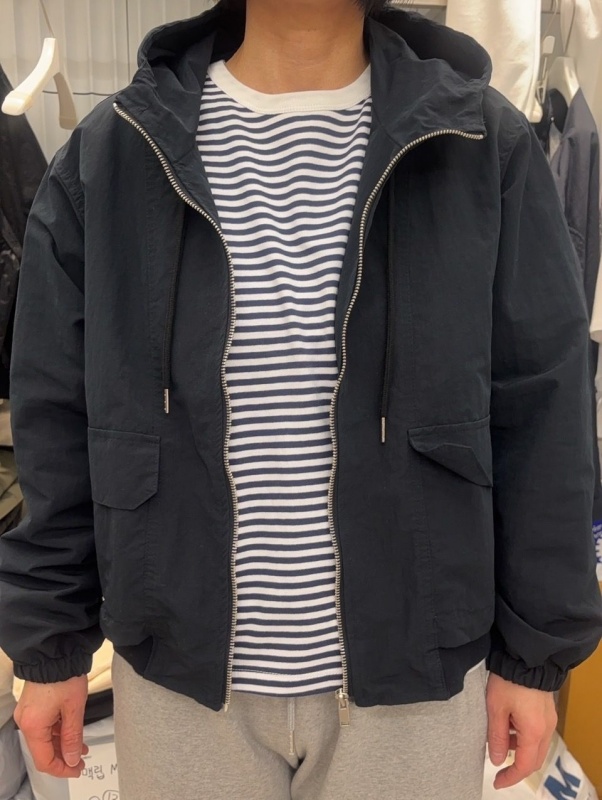 韓 短版連帽黑色外套 size