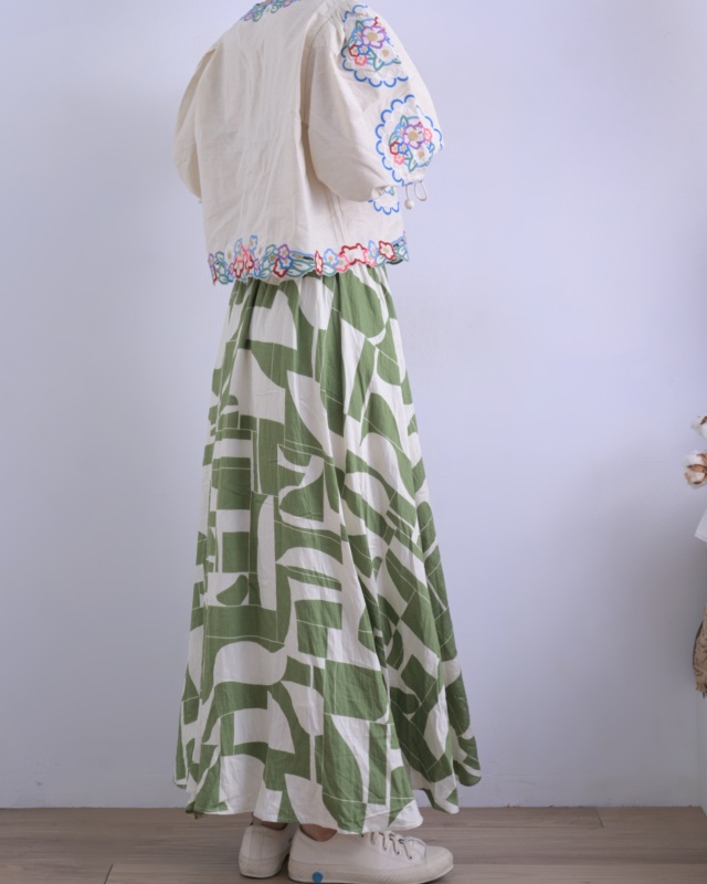 韓 綁帶刺繡花罩衫 size