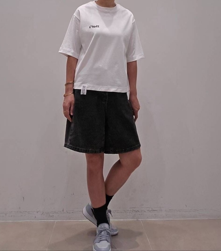 韓 英文字小標上衣 3色 size
