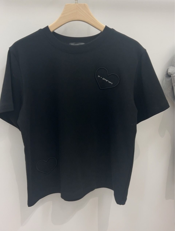 韓 低調愛心上衣 2色 size