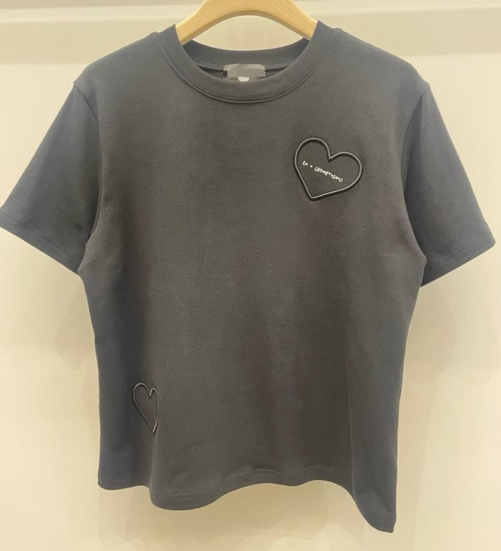 韓 低調愛心上衣 2色 size