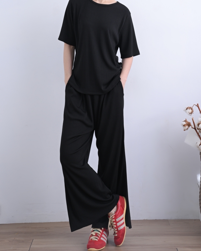 韓 細壓摺短袖上衣 2色 size