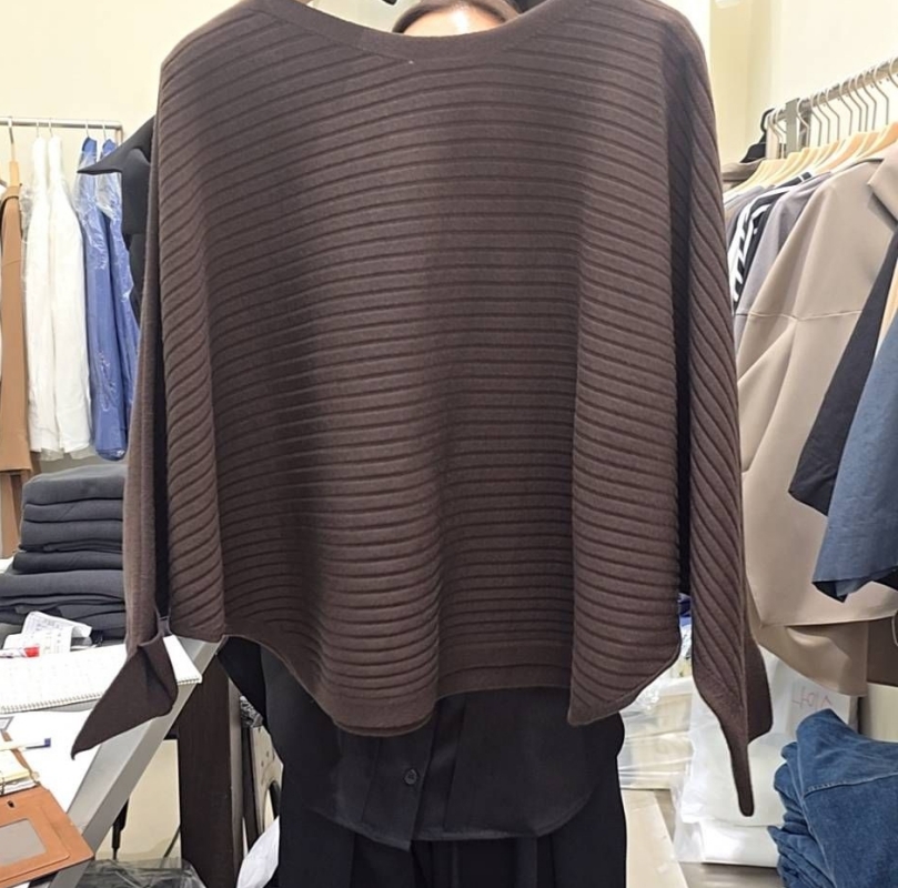 韓 蝴蝶袖壓條上衣 3色 size