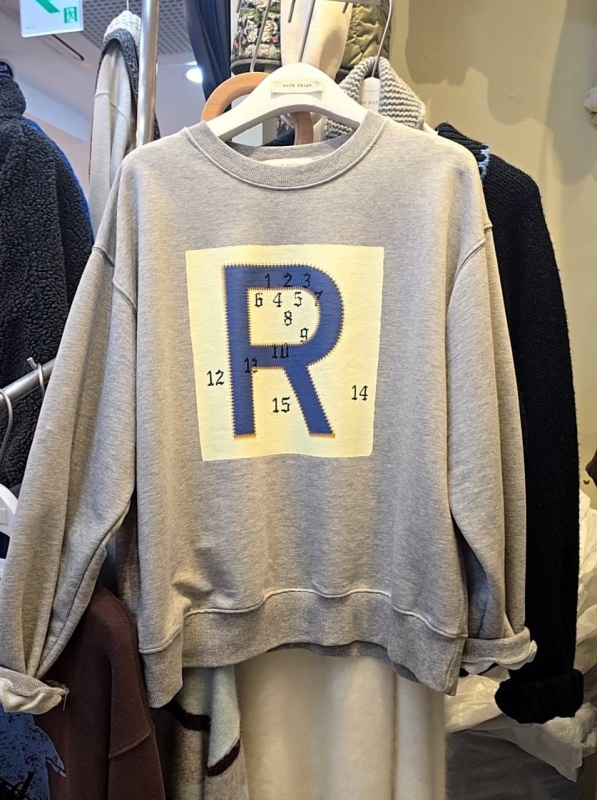 韓 大R數字上衣 2色 size