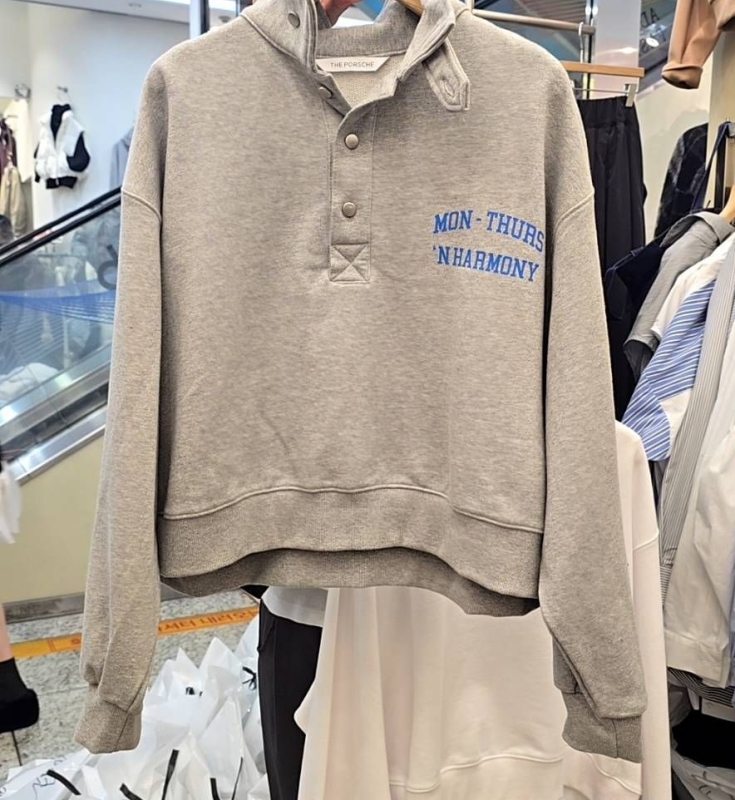 韓 小釦半襟上衣 size