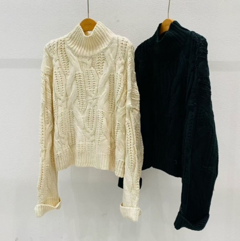 韓 小高領寬袖毛衣 2色 size