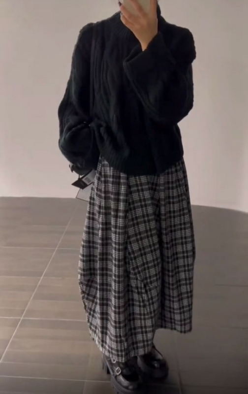 韓 小高領寬袖毛衣 2色 size