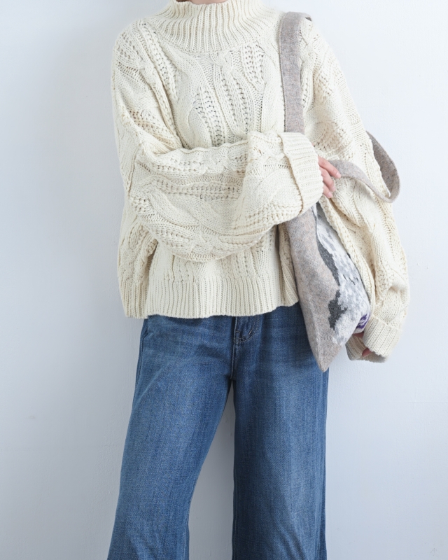 韓 小高領寬袖毛衣 2色 size