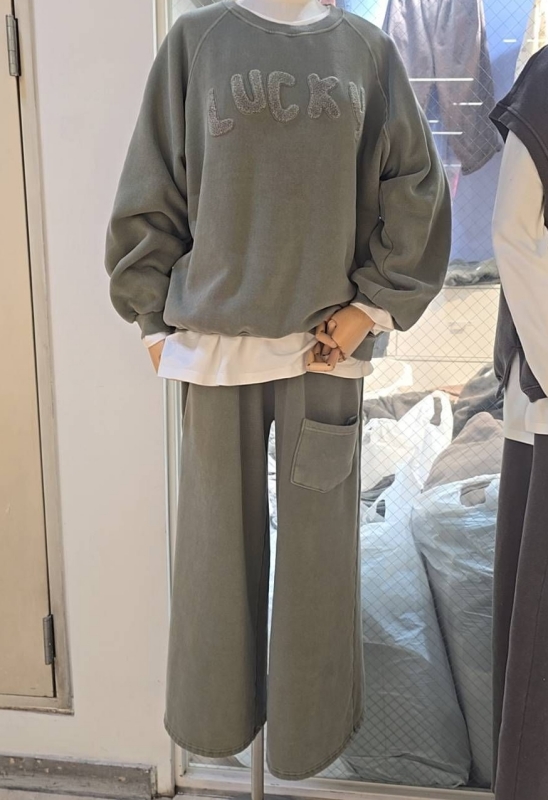 韓 舒服綿質英文字上衣 3色 size