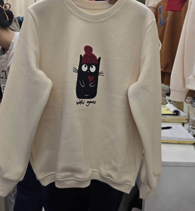 韓 戴紅帽咪上衣 2色 size