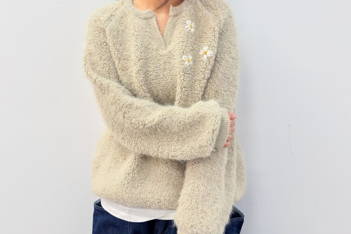 韓 三短小花V領上衣 2色