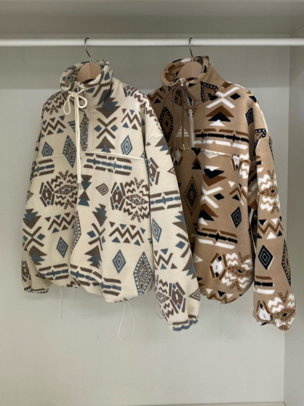 韓 圖騰拉鍊上衣 2色 size