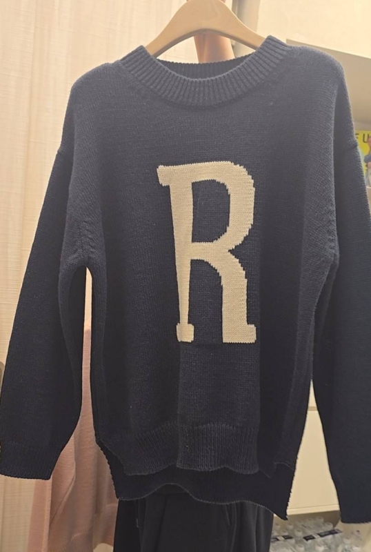 韓 大R英文字上衣 3色 size