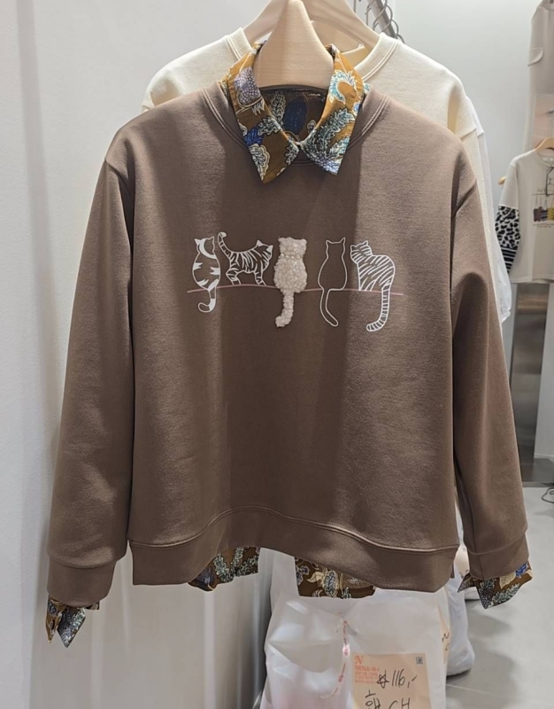 韓 喵喵背影上衣 2色 size