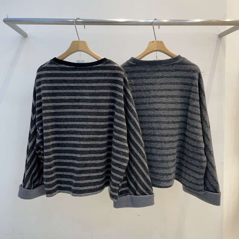 韓 袖反摺條文上衣 2色 size