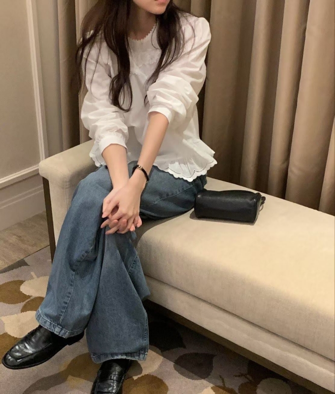 韓 衣襬波浪織花上衣 2色