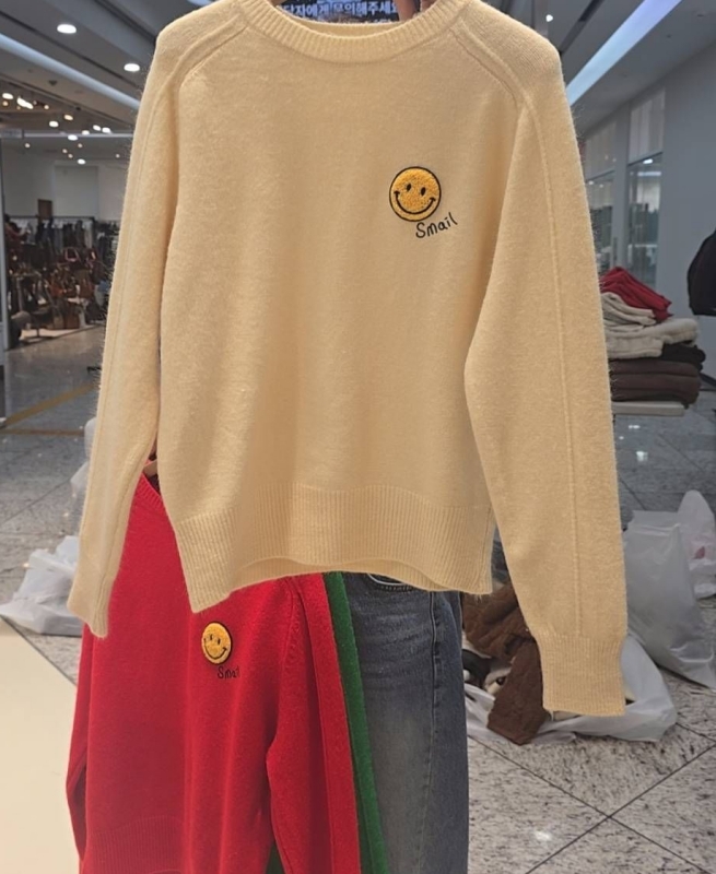 韓 黃笑臉上衣 5色 size