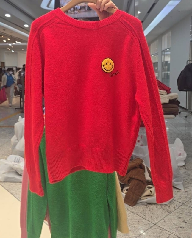 韓 黃笑臉上衣 5色 size