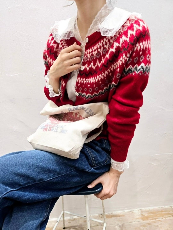 韓 織花領V上衣