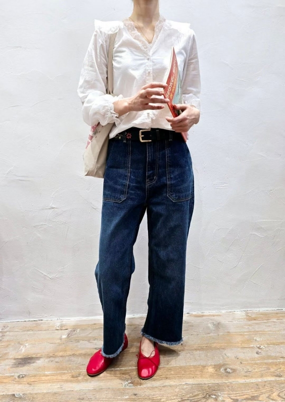 韓 織花領V上衣