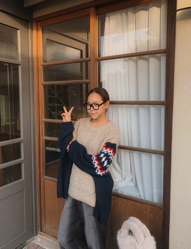 韓 麻花圖騰寬袖上衣 2色 size