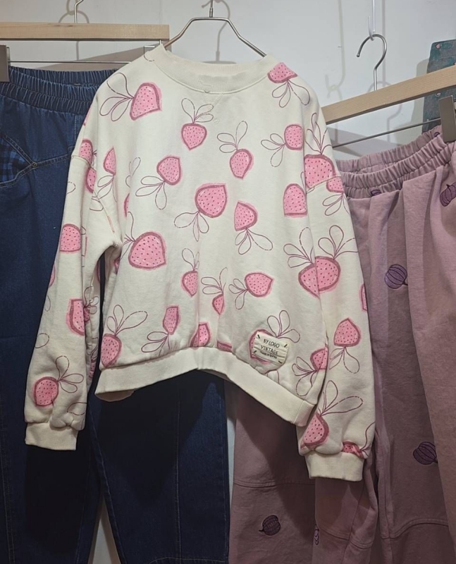 韓 草莓上衣 2色 size