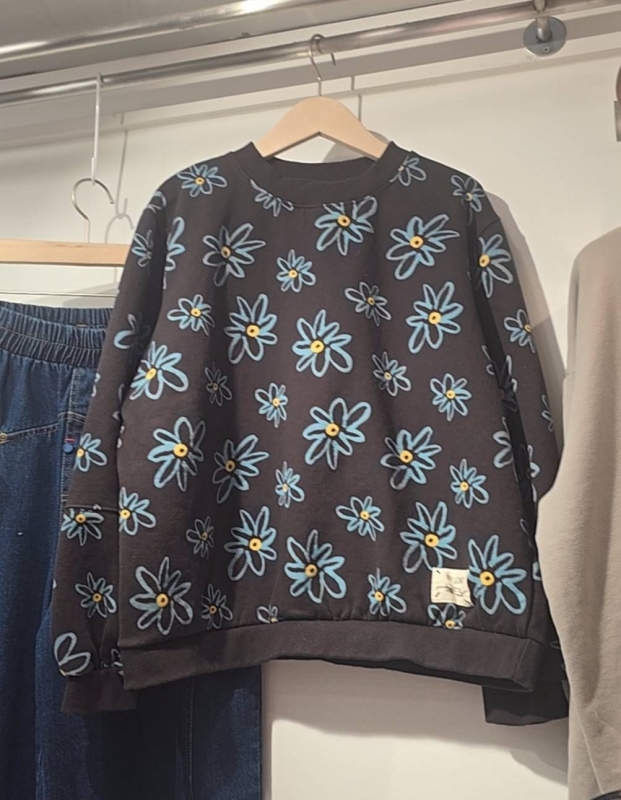 韓 線花上衣 2色 size