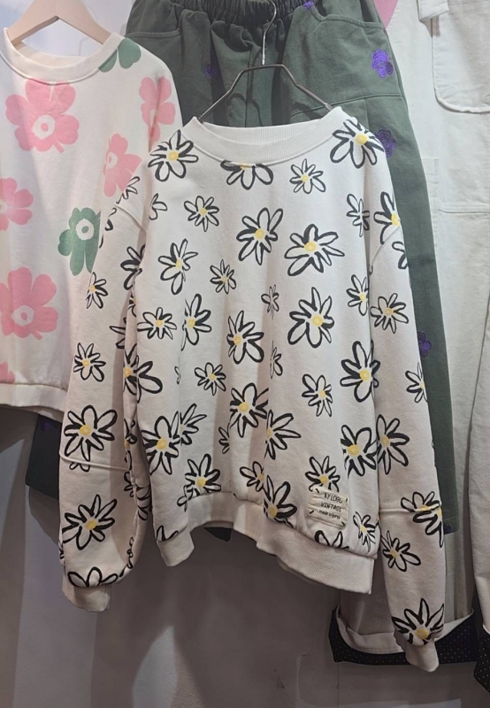 韓 線花上衣 2色 size