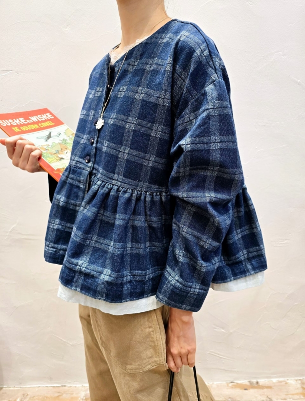 韓 接布格文蛋糕上衣 size