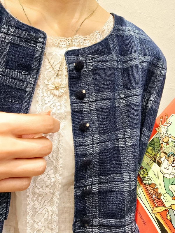 韓 接布格文蛋糕上衣 size