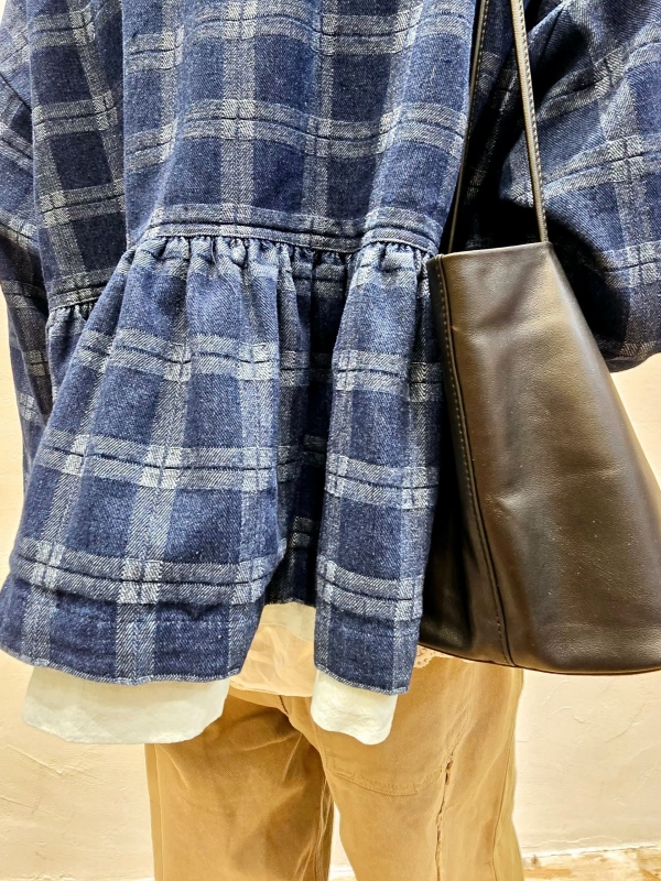 韓 接布格文蛋糕上衣 size