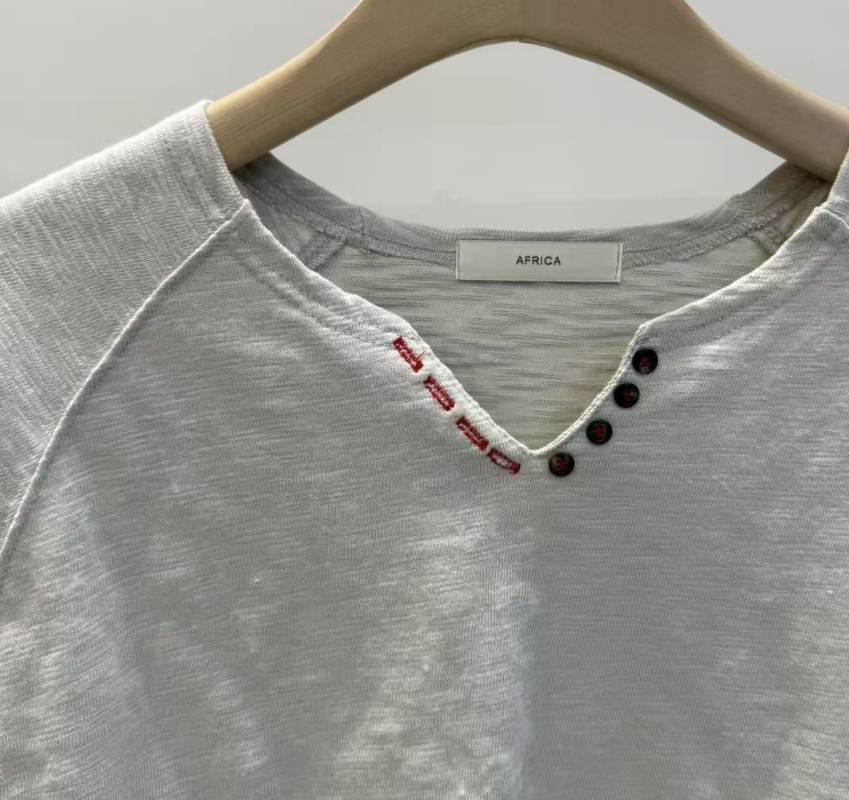 韓 小V小釦上衣 3色 size