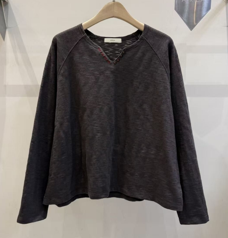 韓 小V小釦上衣 3色 size