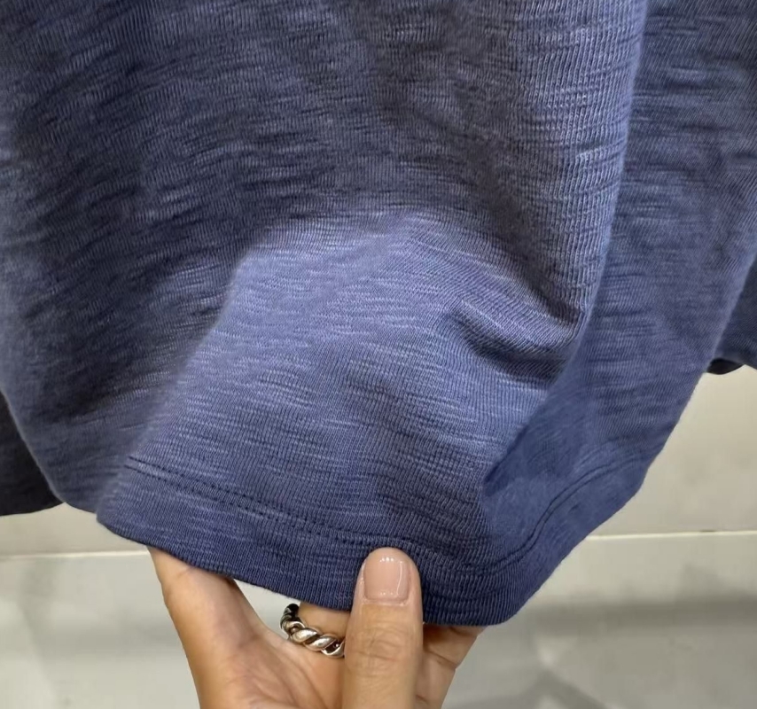 韓 小V小釦上衣 3色 size