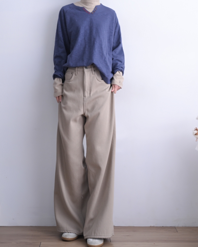 韓 小V小釦上衣 3色 size