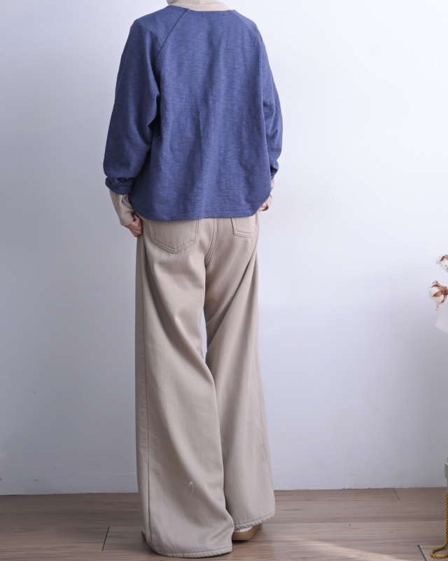 韓 小V小釦上衣 3色 size