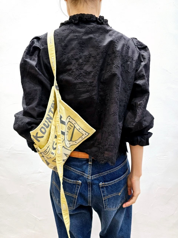 韓 假兩件式捲捲領上衣 2色