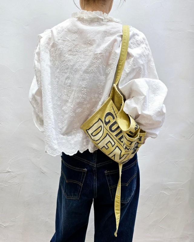 韓 假兩件式捲捲領上衣 2色