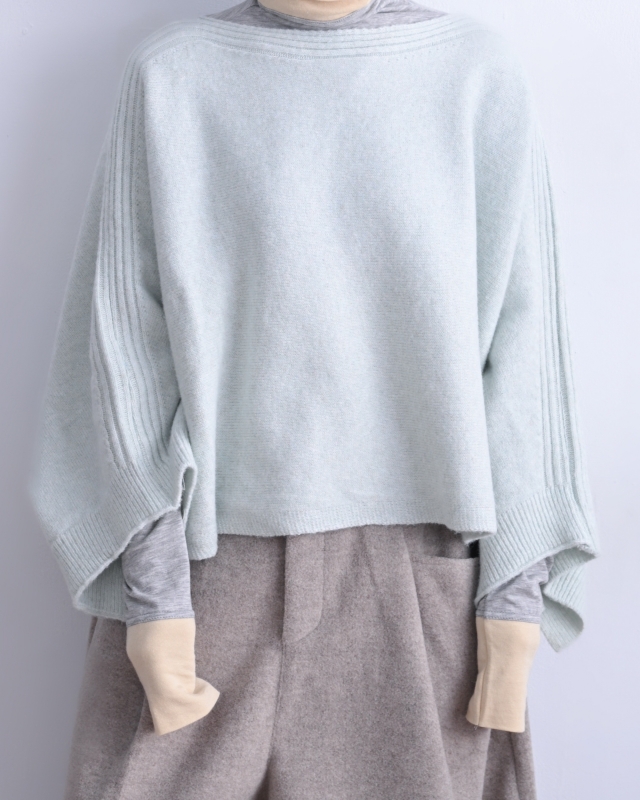 韓 斗篷式一字領上衣 3色 size