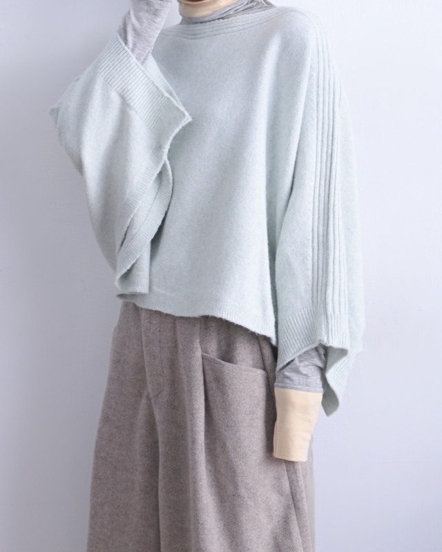 韓 斗篷式一字領上衣 3色 size