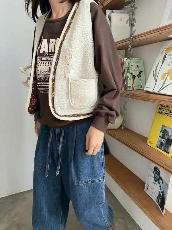 韓 牛角扣小短毛背心