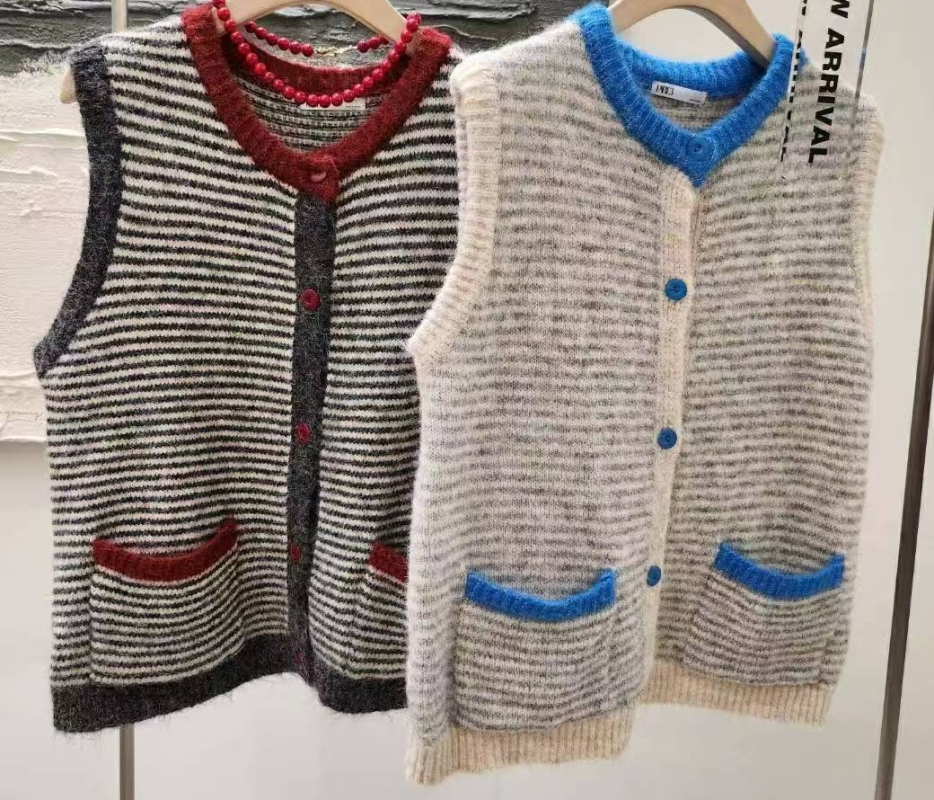 韓 拚色領條紋背心 2色