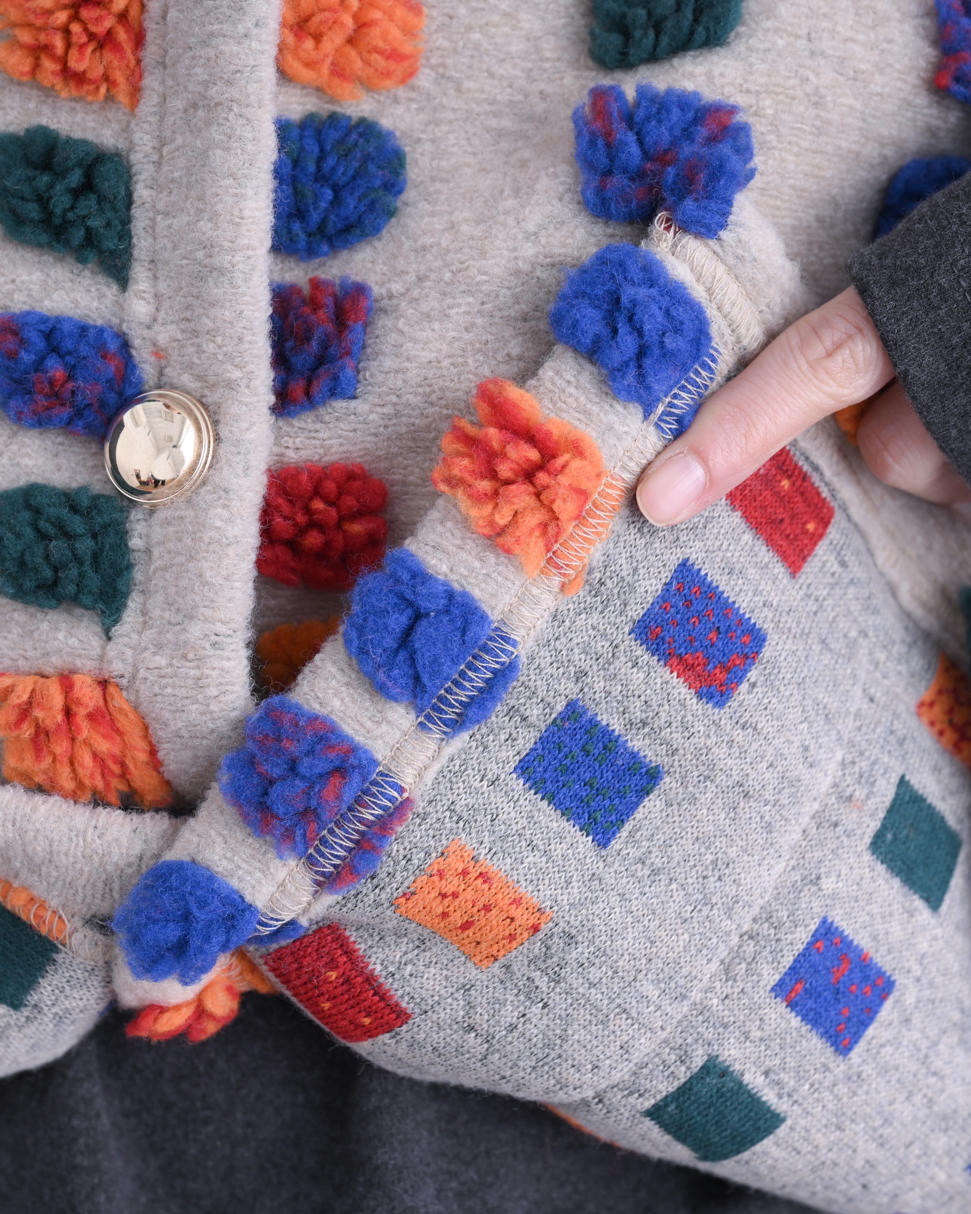 韓 繽紛毛點背心