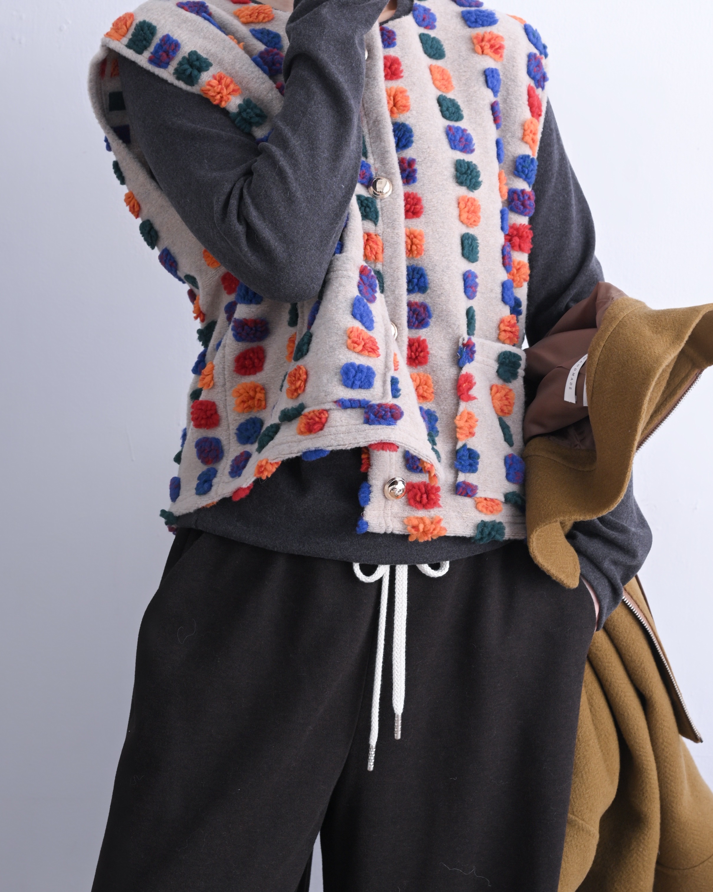 韓 繽紛毛點背心