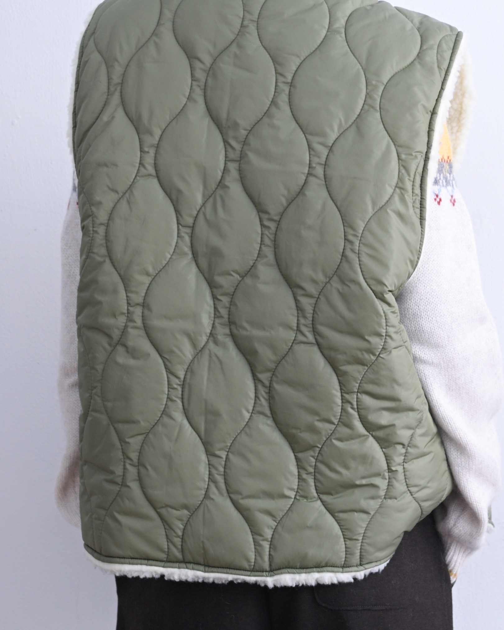 韓 壓紋V領毛毛背心