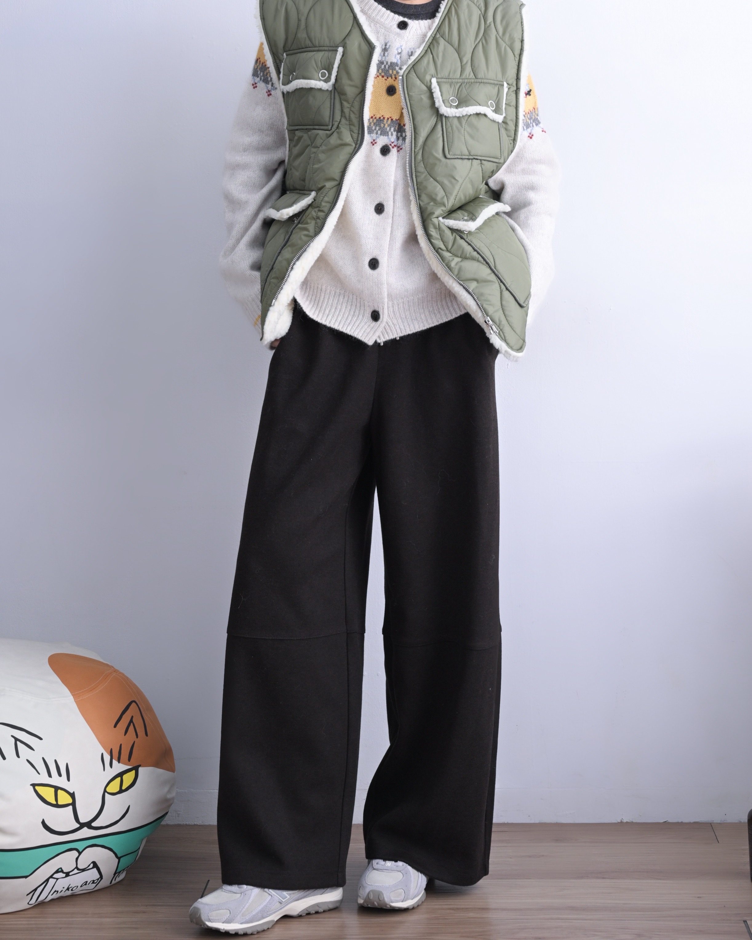 韓 壓紋V領毛毛背心