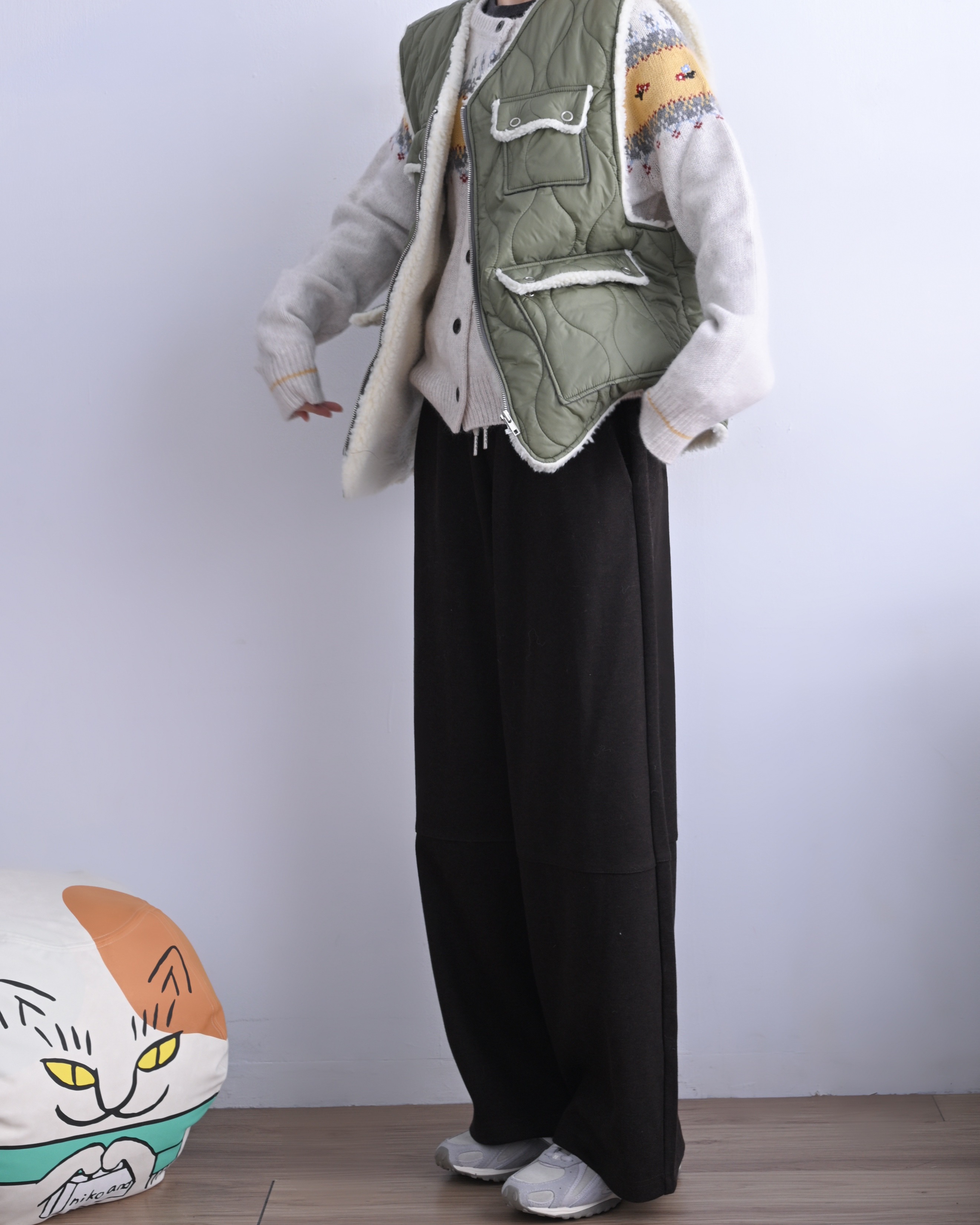 韓 壓紋V領毛毛背心