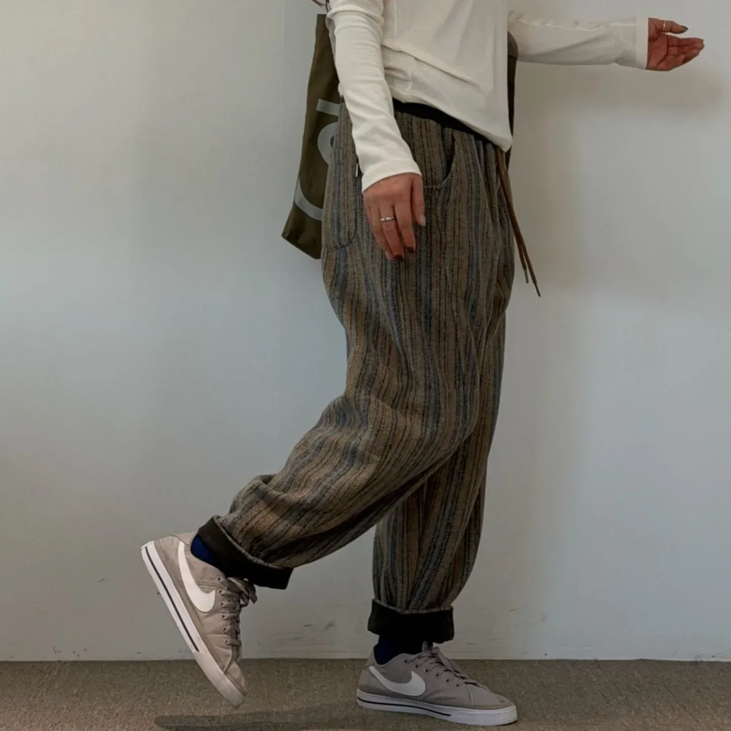 韓 細線綁帶褲 2色