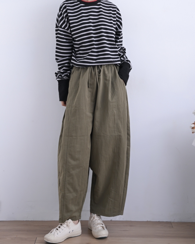 韓 腰鬆緊素色小弧寬褲 3色 size