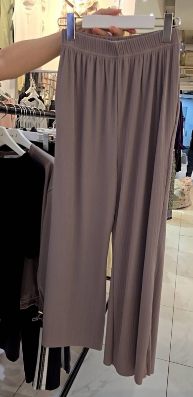 韓 細壓紋小寬褲 2色 size